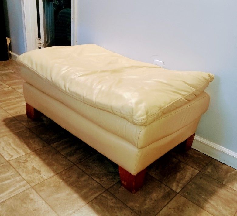 Pale Yellow Ottoman