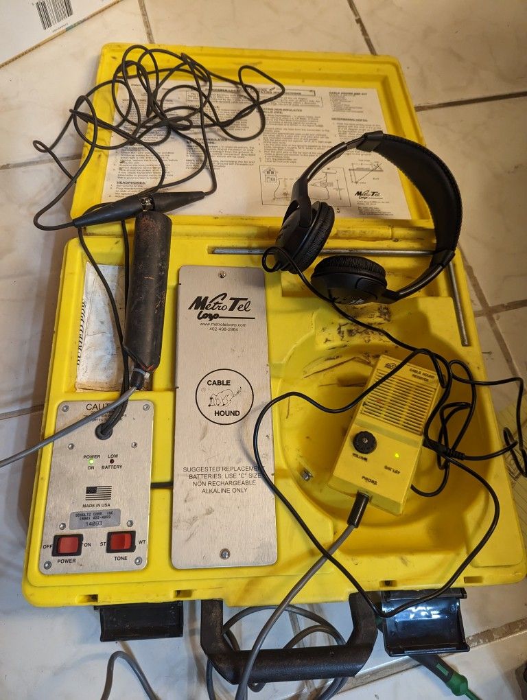 Cable & pipe locator model 99-0118 cable hound metro tel corp