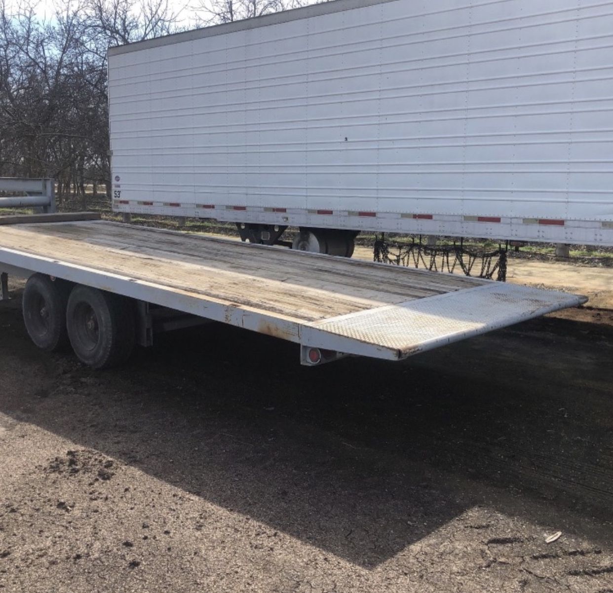 25’ Flat Bed Trailer