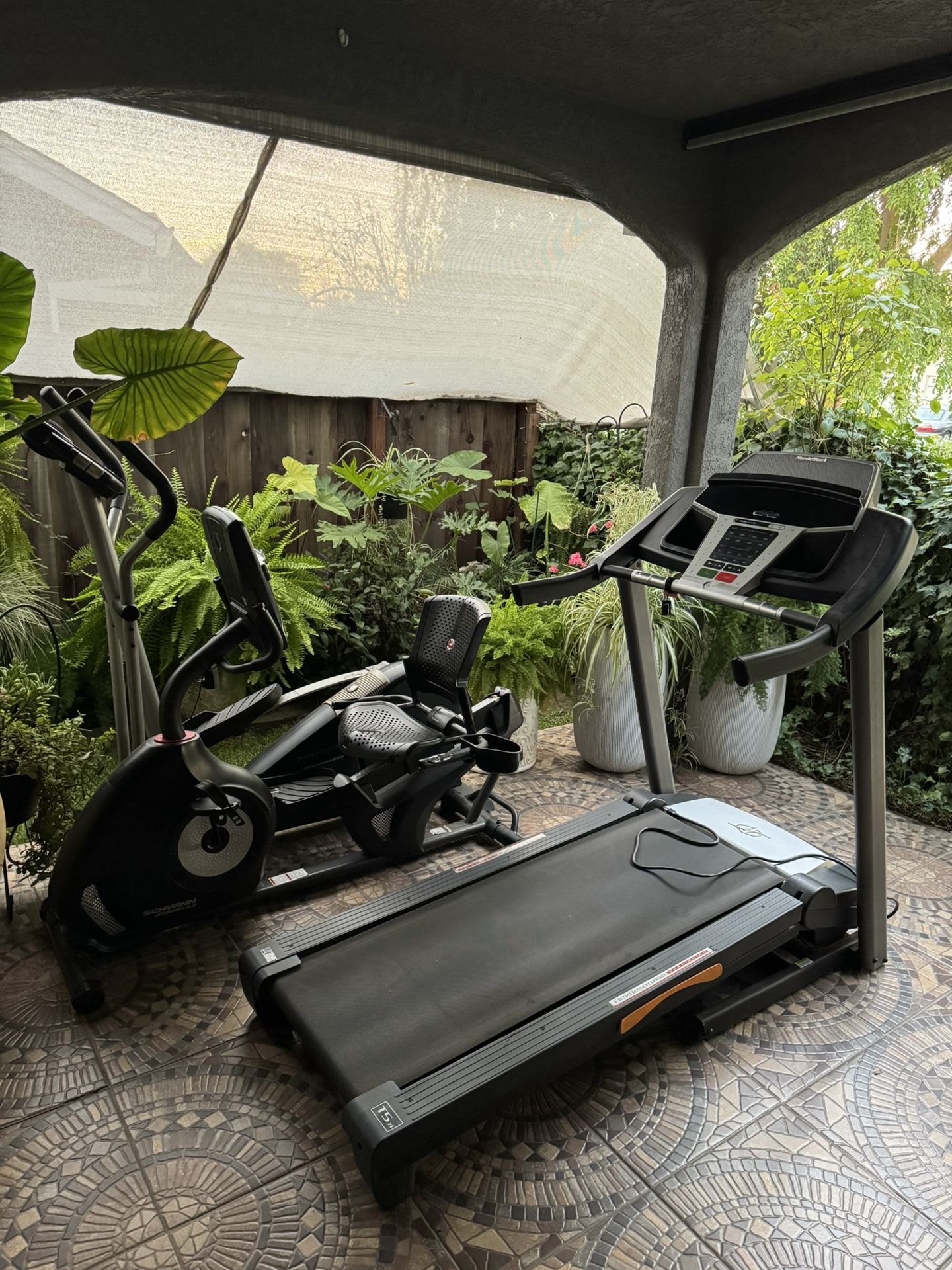 Like New: Treadmill, Stationary Bicycle, Elliptical Workout Machines 