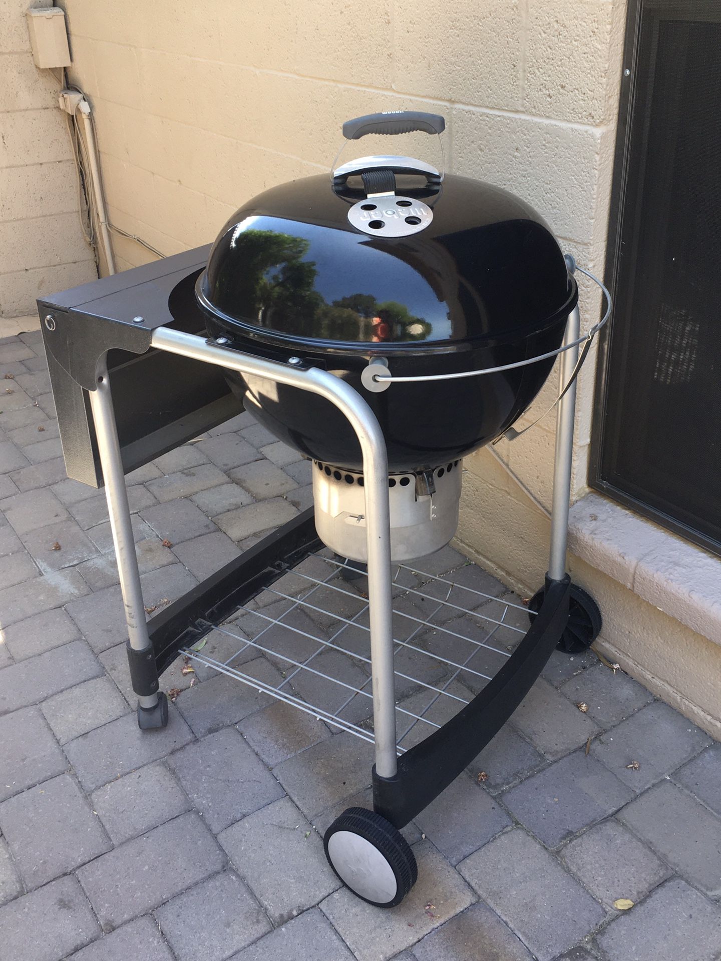 Weber BBQ grill with stand and cover
