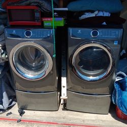 Electrolux Washer And Dryer They Work Great 