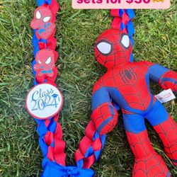 Lei Spider-Man With Plushie