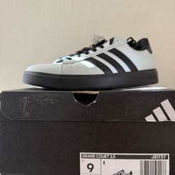 Adidas Grand Court 2.0 Size 9