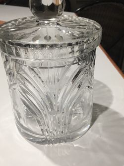Crystal holder With A Lid For Candy