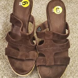 Women Sandal 👡 UGG