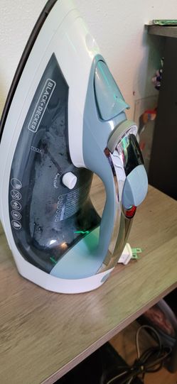 Black and Decker iron