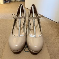 New Women’s Heels Size 9