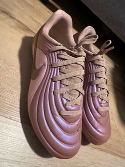 Soccer cleats