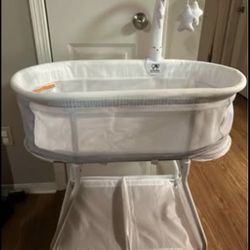 White Delta Children Bassinet