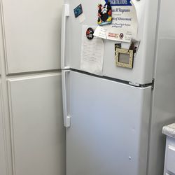 Apartment refrigerator