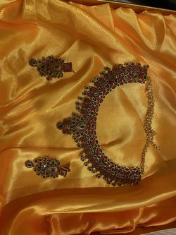 Necklace jewellery partywear