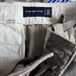 Abercrombie & Fitch Men’s Camo Cargos 
