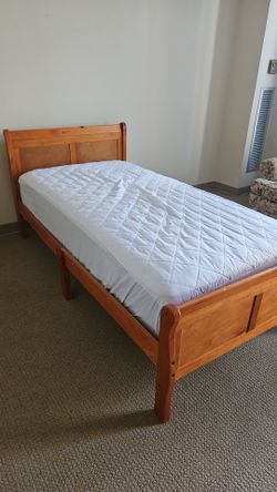 2 Full Size bed and mattresses....