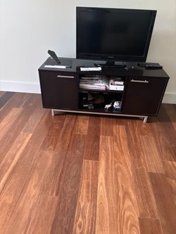 Tv console