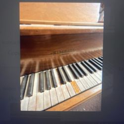 FREE Church Piano Located In Long Beach 