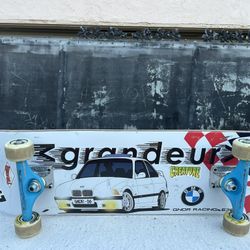 Grandeur skate board 8.25 complete