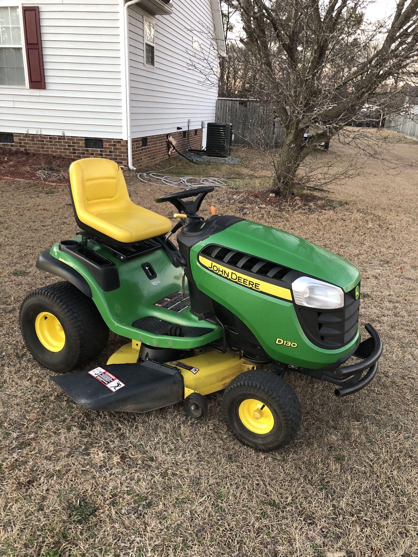 John Deere D130 riding Lawnmower
