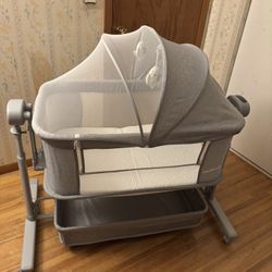 Elephtt-baby Bed, Adjustable, Can Put On Bed Side, Has Storage On The Bottom, Electronic, Swings ,ect 