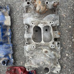 Edelbrock performer, aluminum intake manifold small block Chevy SBC