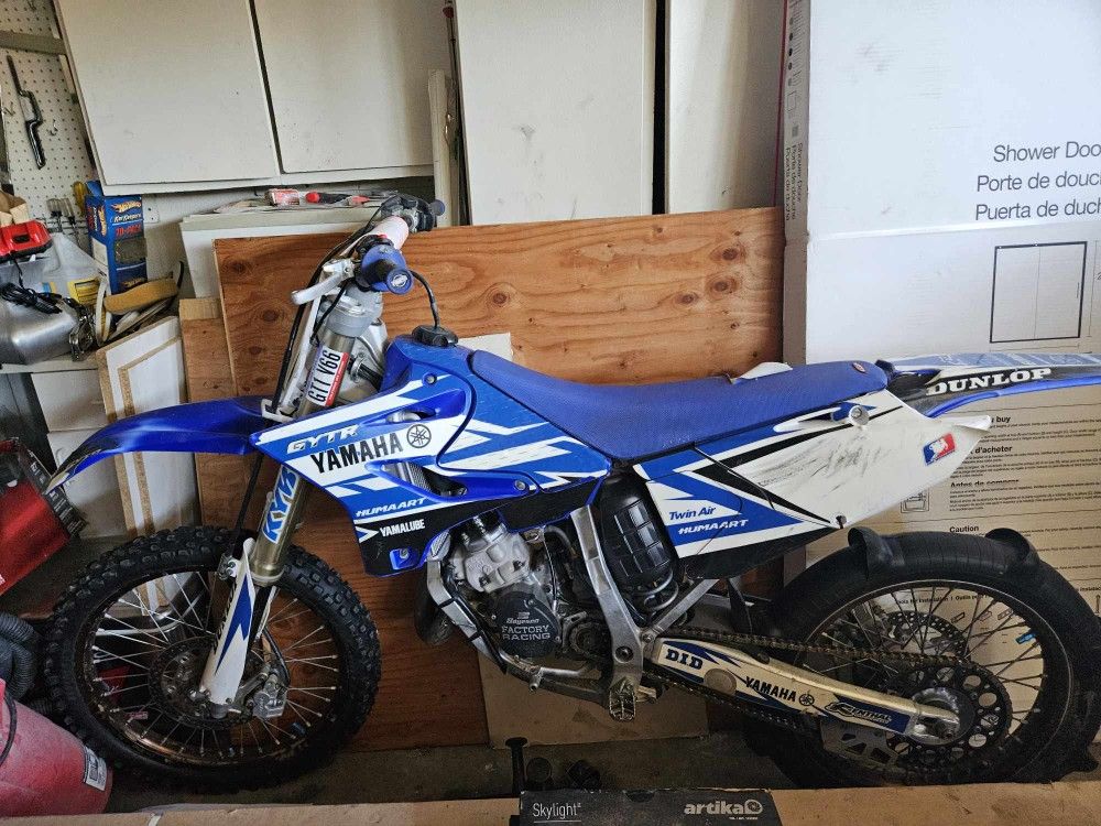 Dirt Bike YZ125