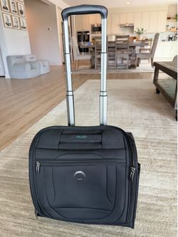 DELSEY PARIS Helium DLX Softsided Luggage
