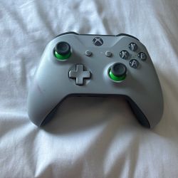 Green And Grey Xbox Controller 