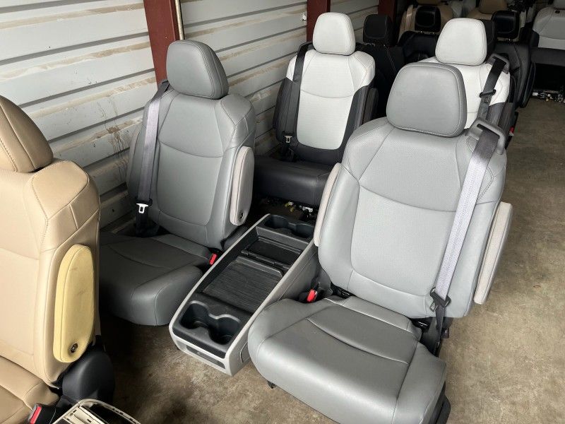 BRAND NEW GRAY LEATHER BUCKET SEATS WITH SEATBELTS AND CONSOLE