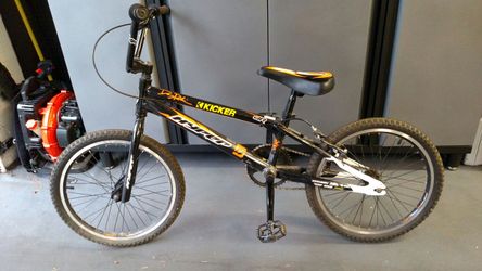 Hyper kicker bmx bike deals