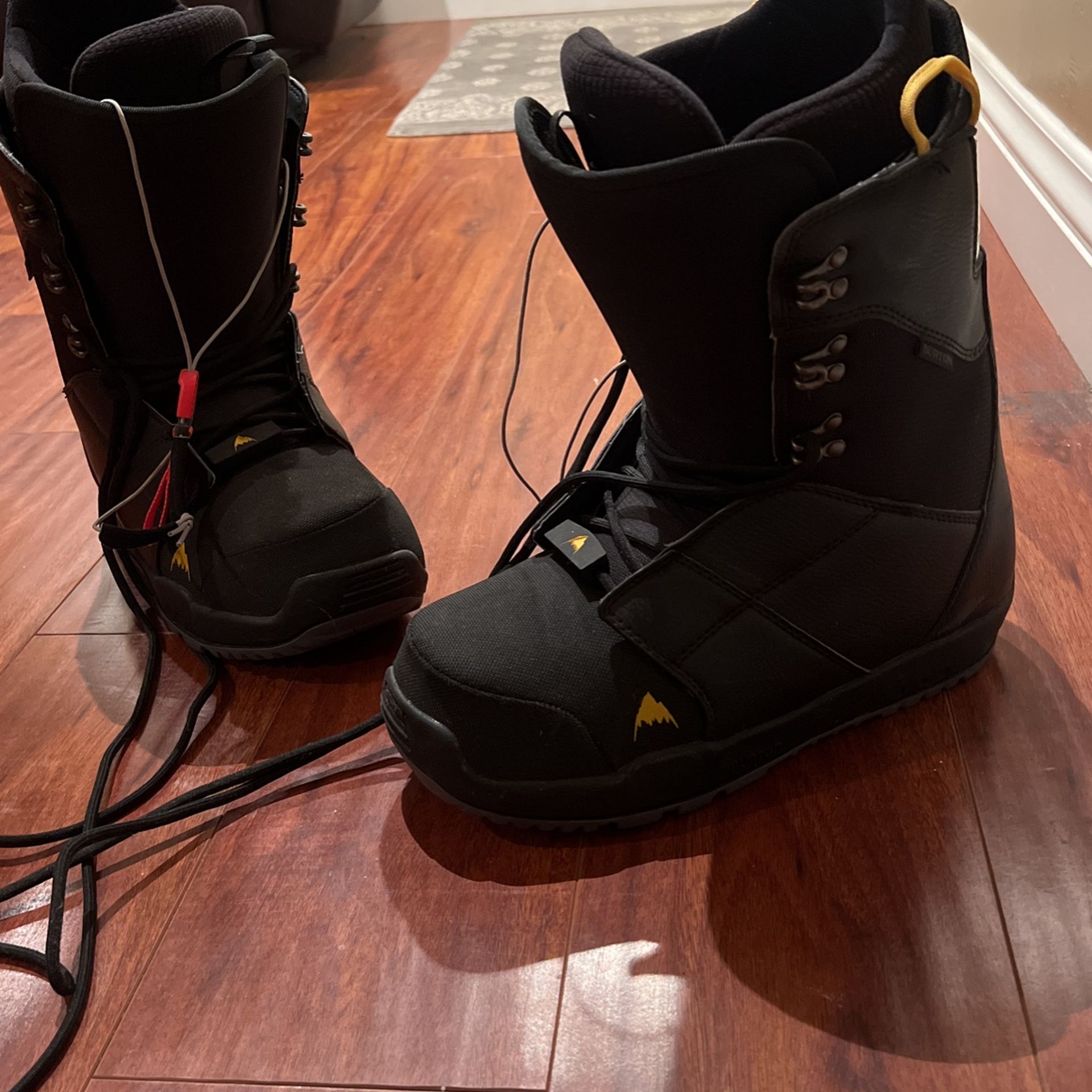 Burton Snowboard Boots for Sale in Huntington Beach, CA - OfferUp