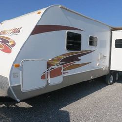 
2011 Crossroads RV Sunset Trail Series M-29 RL Prices 33FT Slide out Aluminum frame dry, empty weight is 5,000 lb Rear Living Area Including Swivel R