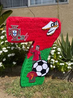 CR7 Portugal Cristiano Ronaldo number seven pinata numero siete