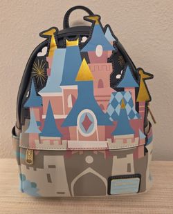 LOUNGEFLY DISNEYLAND PARIS CASTLE