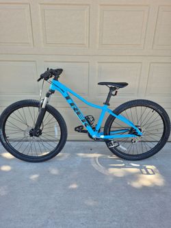 TREK MARLIN 5 MOUNTAIN BIKE (SMALL FRAME)