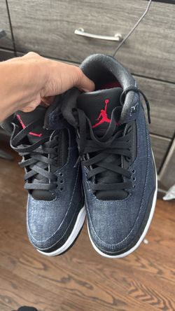 (TRADES) Jordan 3 Blue Denim Levi