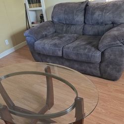 Loveseat & Coffe Table 