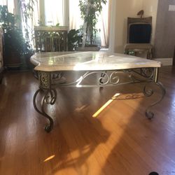 Living room coffee table set