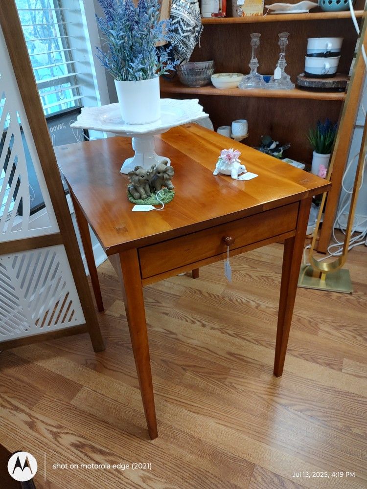 Harden Solid Wood Hepplewhite Style End Table