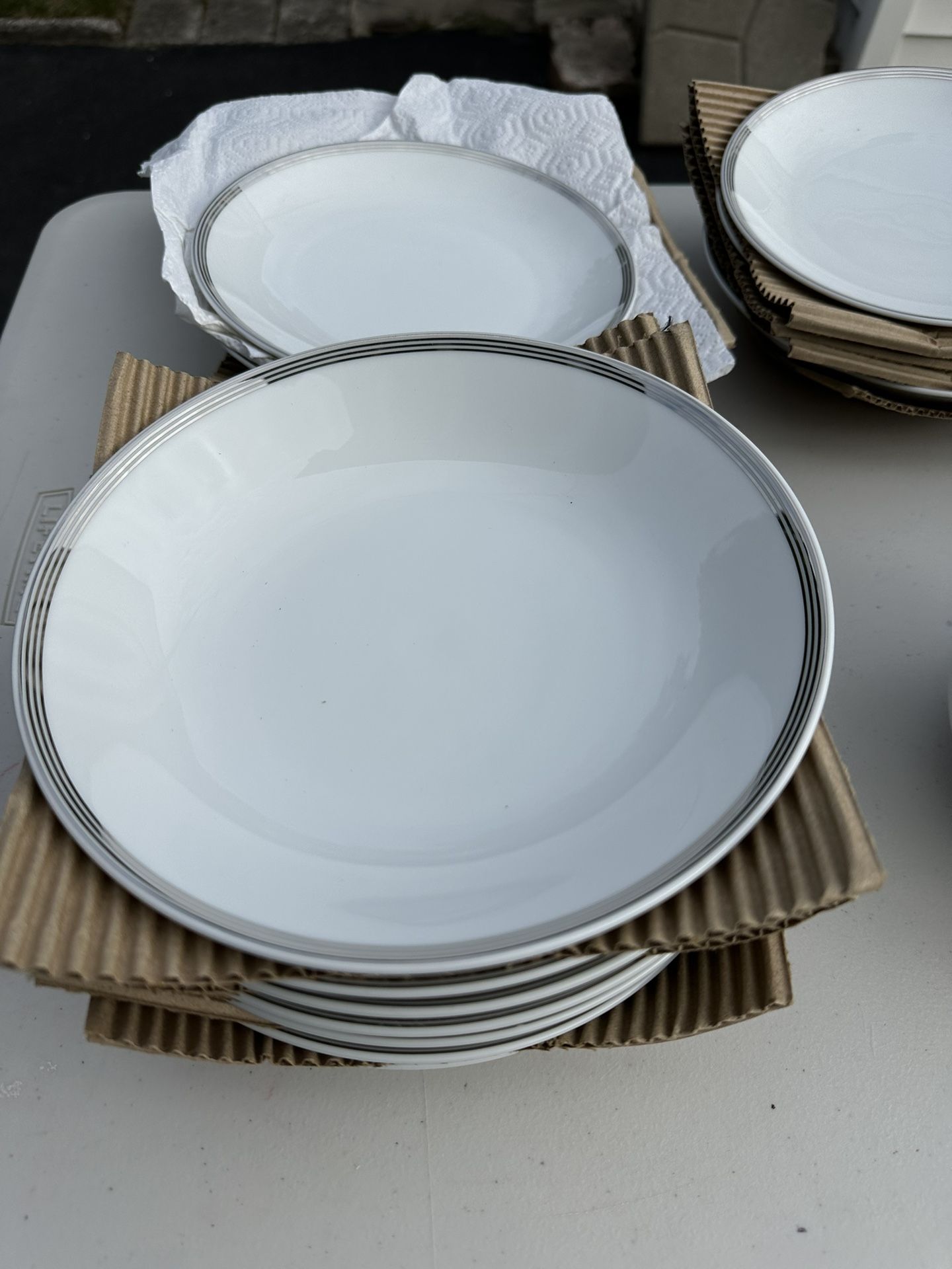 Martha Stewart China Set $50 OBO - www.joarbit.com