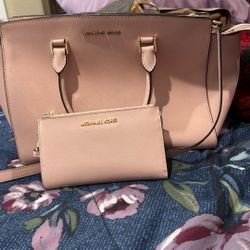 Pink Larger Purse And Wallet Michael Kors