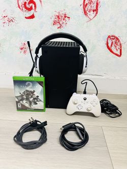 Xbox Series X - 1 TB , Bonus 1 Game With HeadSet ( Used )