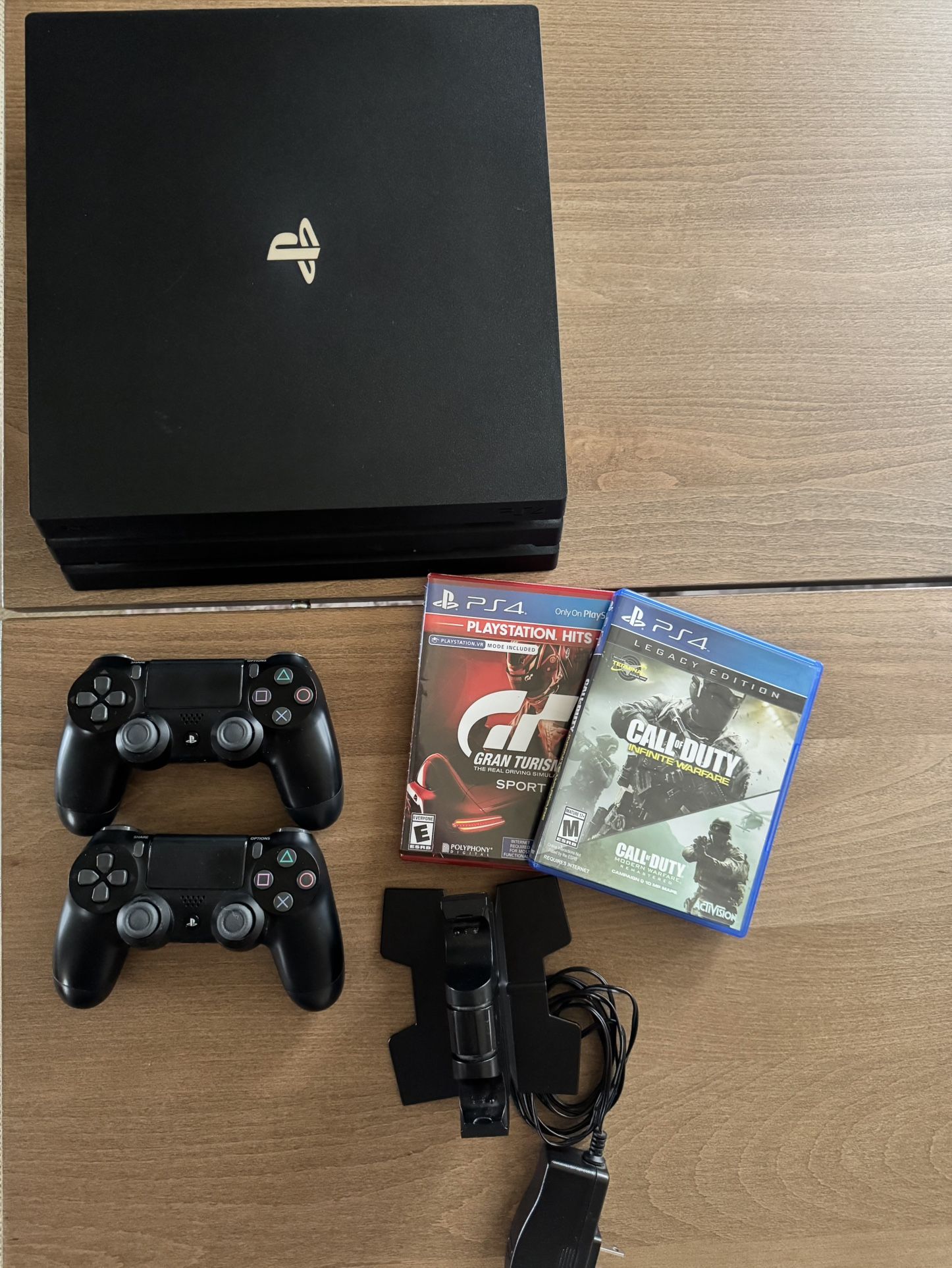 Sony PS4 - Pro (1 TB)