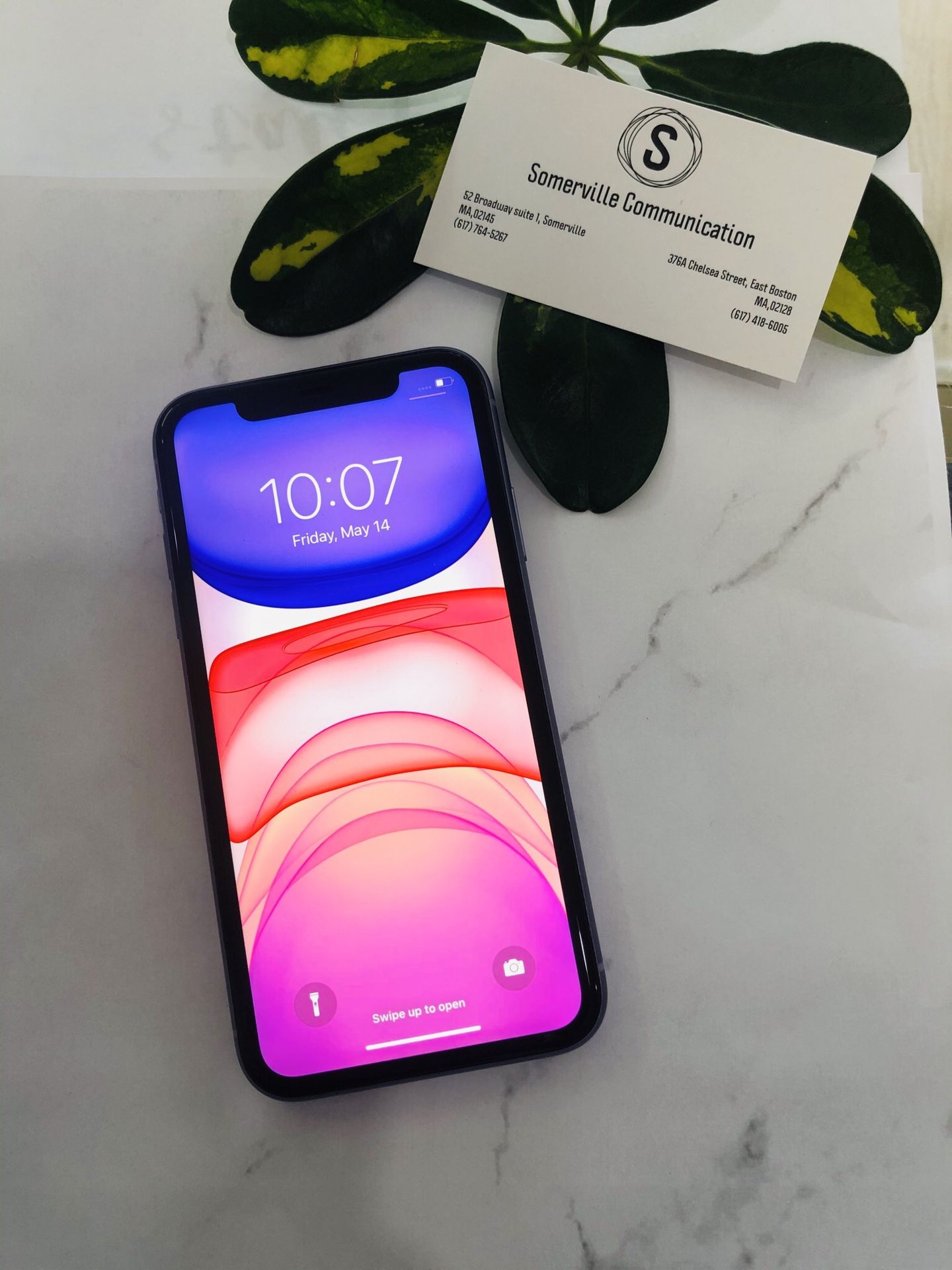 Factory unlocked iPhone 11 64gb excellent conditions store warranty