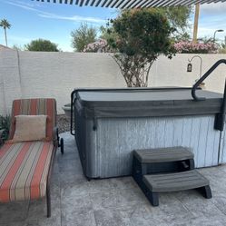 Outdoor Hot Tub With Steps, Safety Handrail & More! 