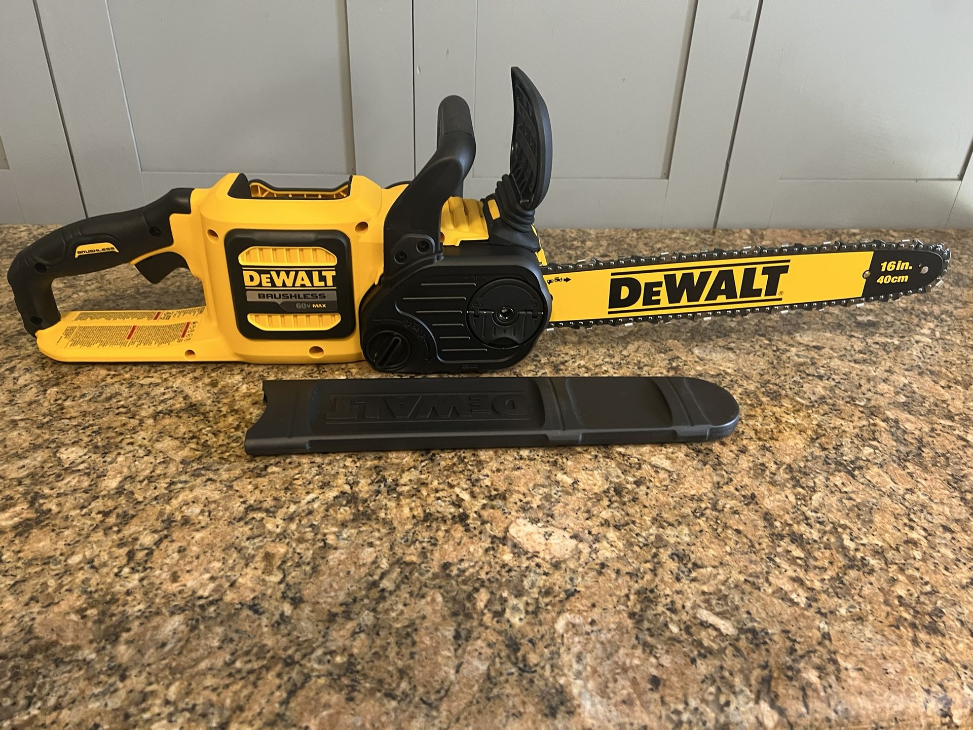 FLEXVOLT 60V MAX 16in. Brushless Cordless Battery Powered Chainsaw (TOOL ONLY )
