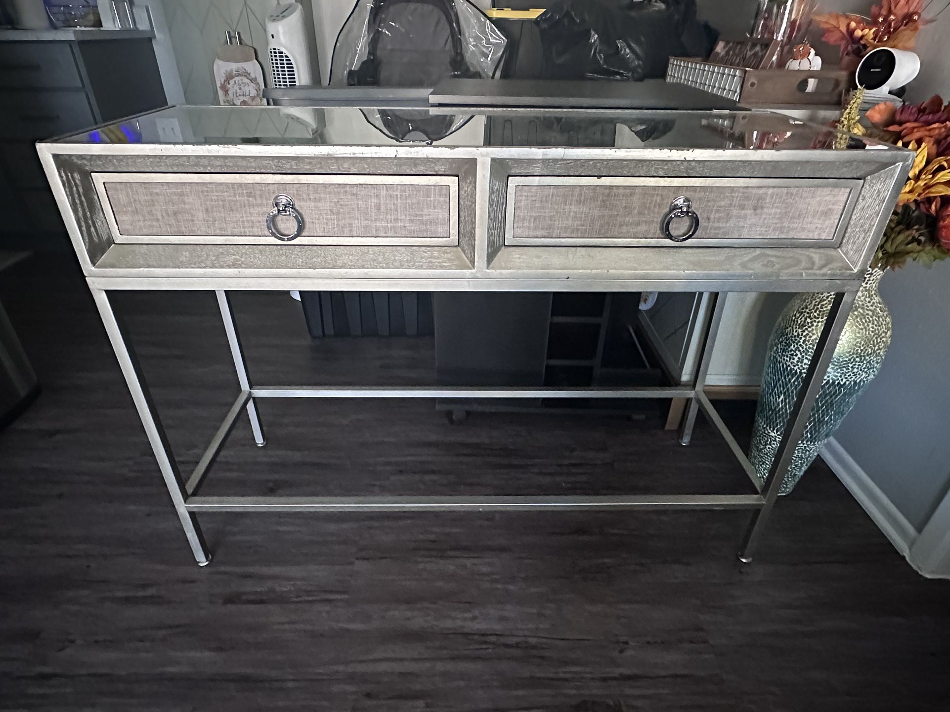 Entry Table Or Vanity Table