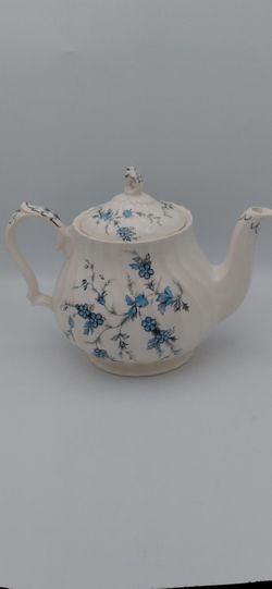 Lovely Vintage Myott Staffordshire "Forget Me Not" Teapot Made In England