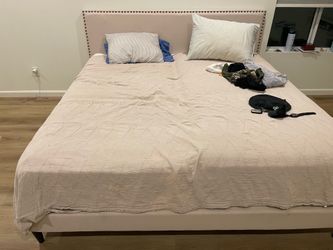 King size bed frame with two twin do delicious mattresses