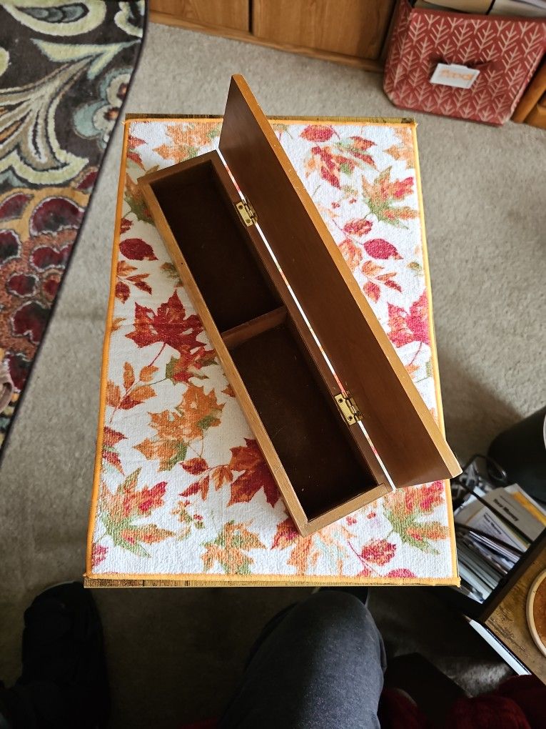 $10 OBO MENS/WOMENS WOODEN JEWELRY BOX/VALET