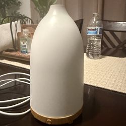 Essential oil diffuser